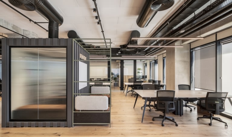 900平米營(yíng)銷公司辦公室設(shè)計(jì)