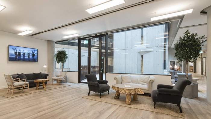 700平米服裝公司辦公室裝修設(shè)計(jì)