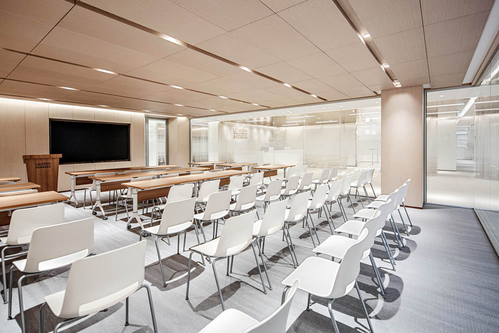 650平米商務公司辦公室裝修設計