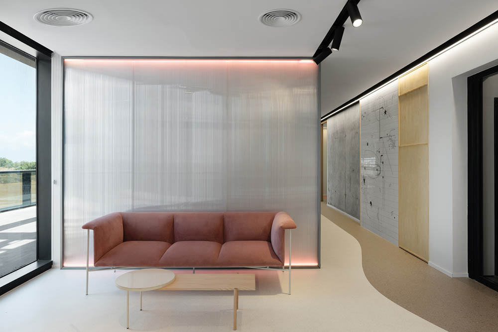 700平米鄭州醫藥公司辦公場所裝修設計