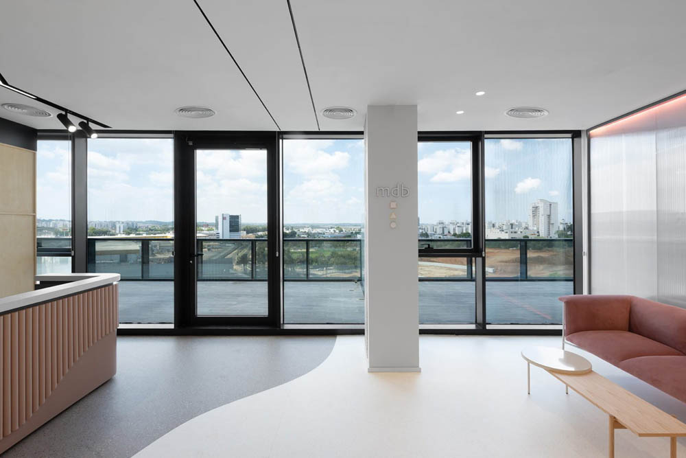 700平米鄭州醫藥公司辦公場所裝修設計