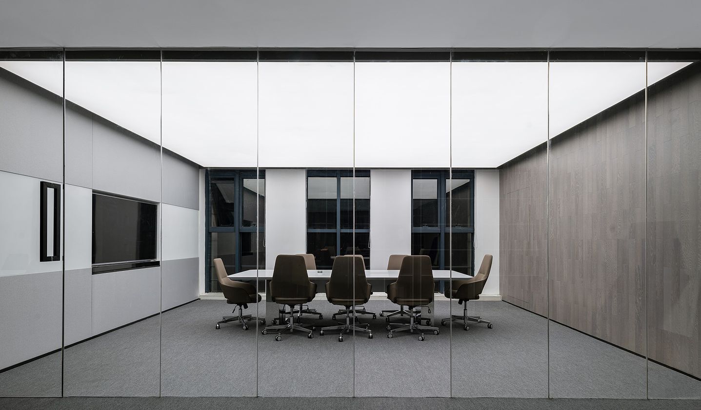 450平米鄭州服裝公司辦公室裝修設(shè)計