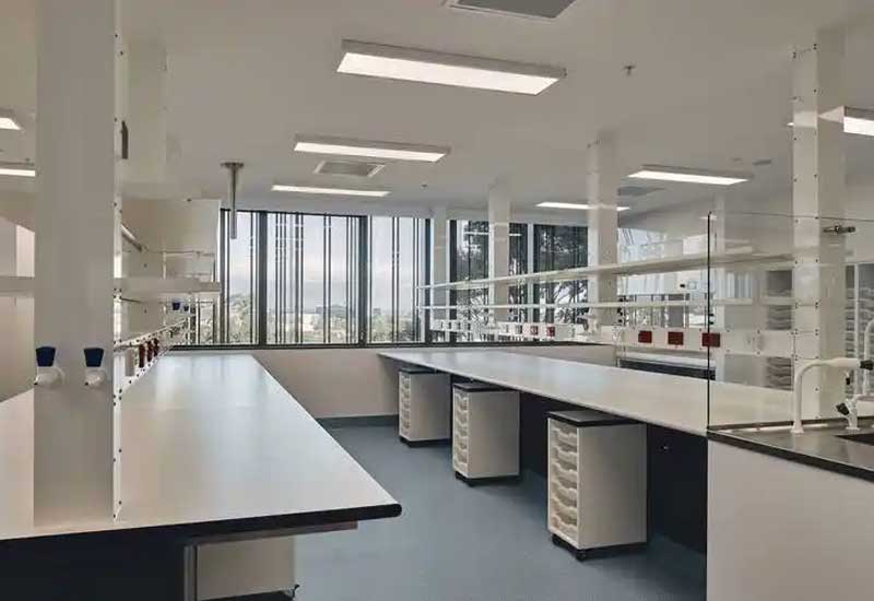 鄭州科技研發辦公室裝修設計：實驗臺與辦公區規劃